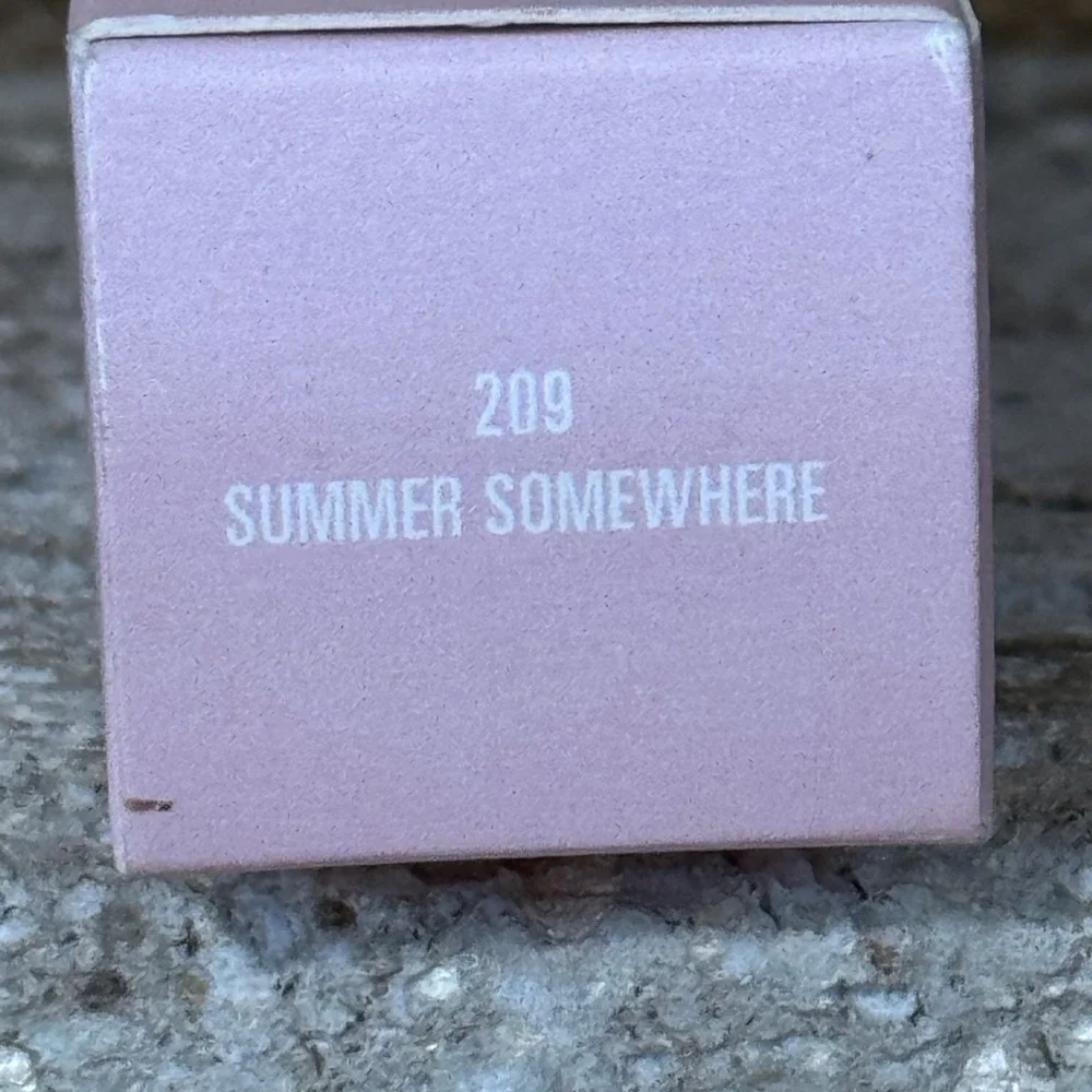 Kylie Cosmetics Matte Lipstick‎ in Summer Somewhere